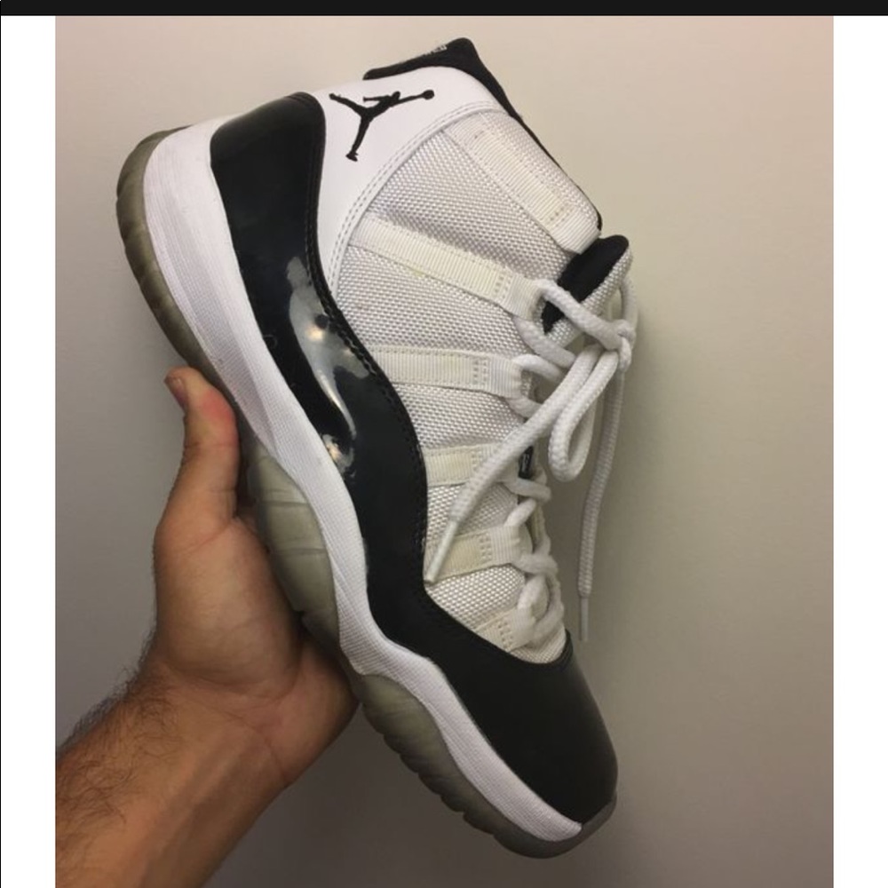 JORDAN 11